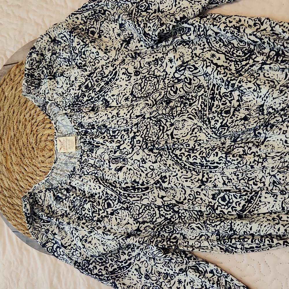 Beautiful blouse - Picture 6 of 6